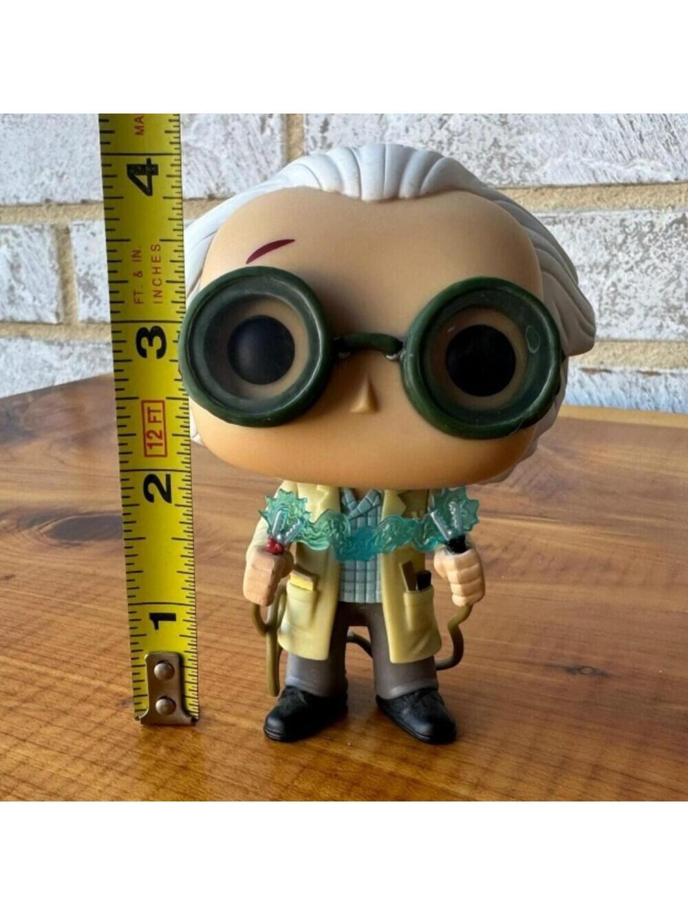 Funko Pop! Movies Dr. Emmett Brown Back to the Future - Picture 5 of 6